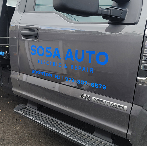 Sosa Auto Vinyl Graphics On Tow Truck